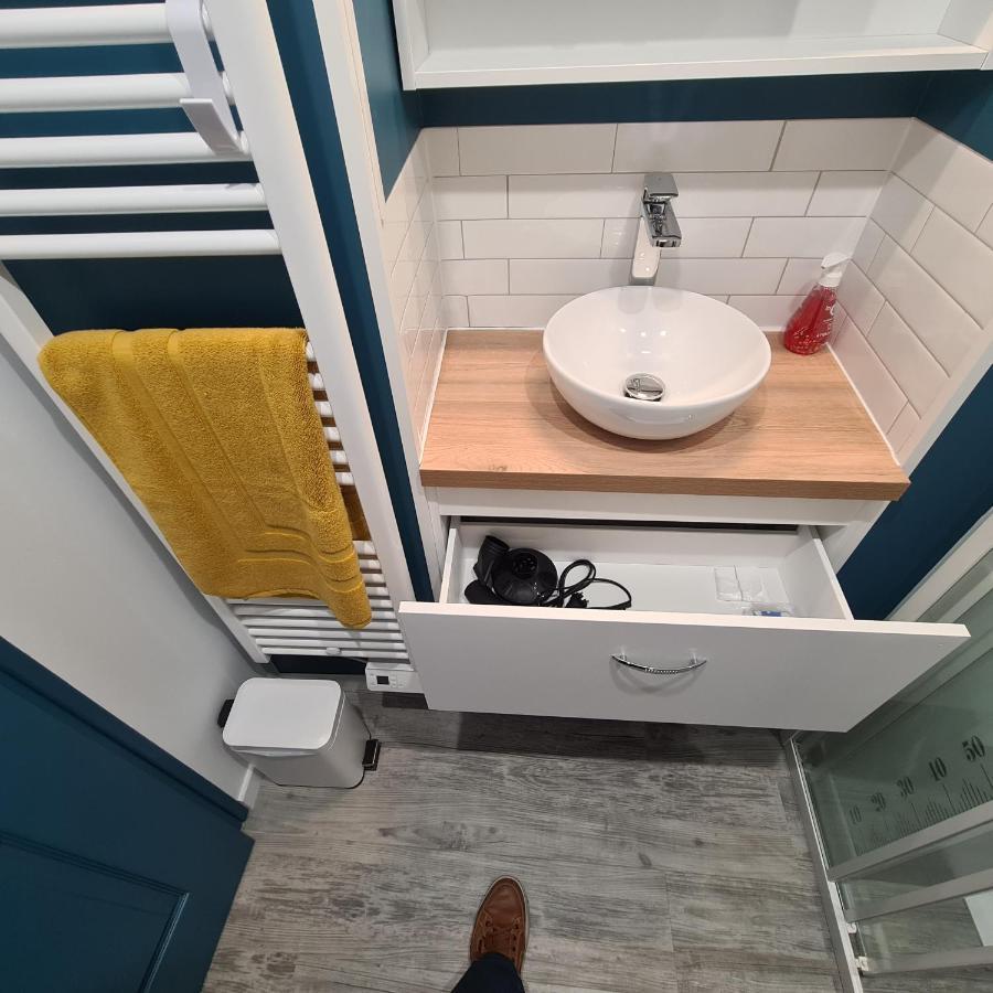 T2 Guynemer Rdc Wifi à 80m Linge De Lit Fourni *